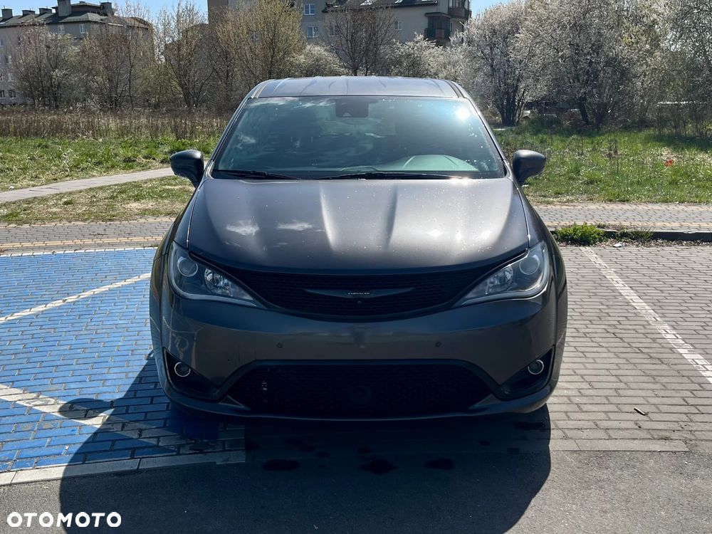 Chrysler Pacifica - 5