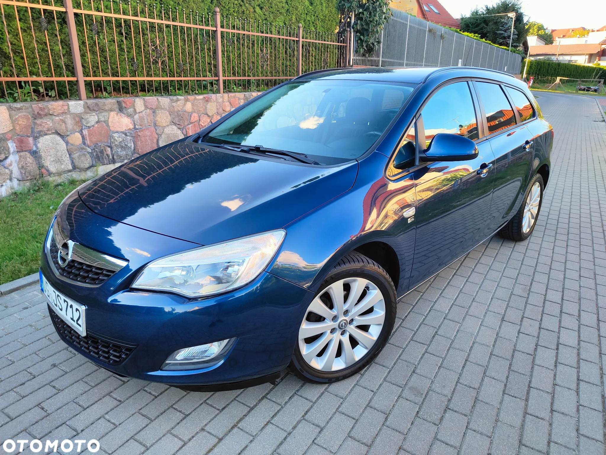 Opel Astra 1.4 Sports Tourer ecoFLEX 150 Jahre - 2