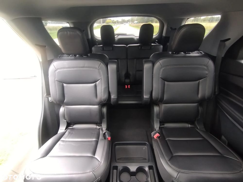 Ford Explorer - 29