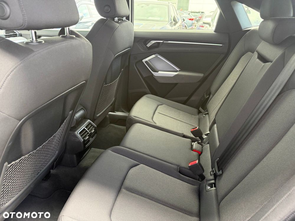 Audi Q3 Sportback - 12