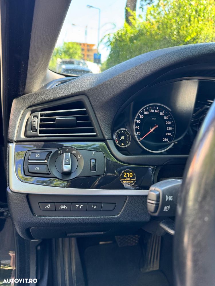 BMW Seria 5 525d xDrive - 9