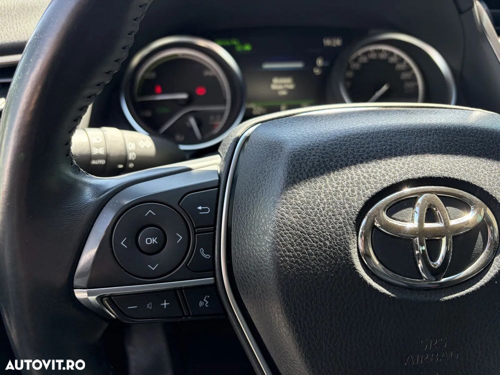 Toyota Camry - 19