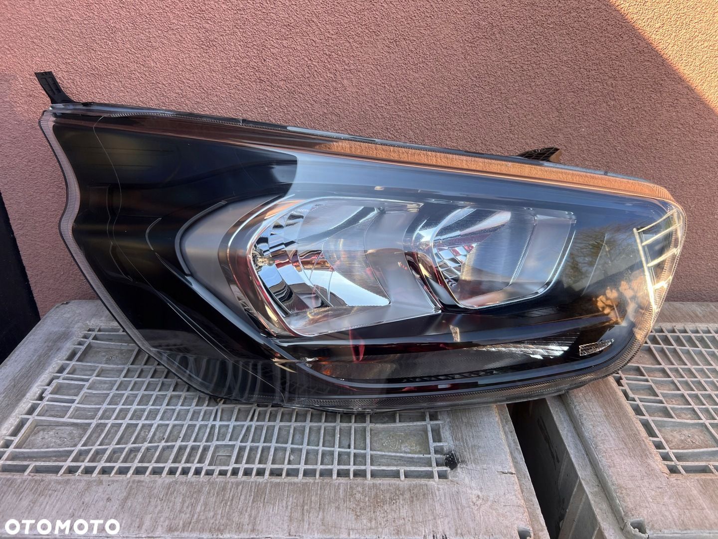 Lampa przednia FORD TRANSIT CUSTOM LIFT ZWYKŁA PRAWA EUROPA - 1