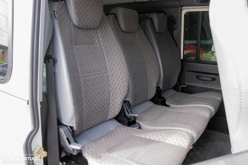 Land Rover Defender 110 2.5 Td5 E - 42