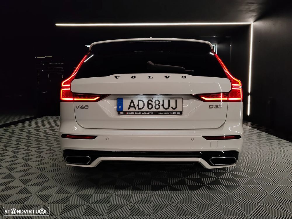 Volvo V60 2.0 D3 R-Design Geartronic - 4