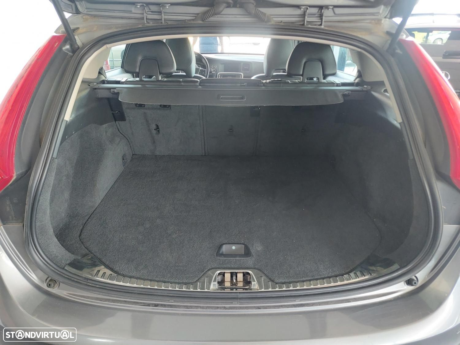 Volvo V60 2.0 D2 Momentum - 40