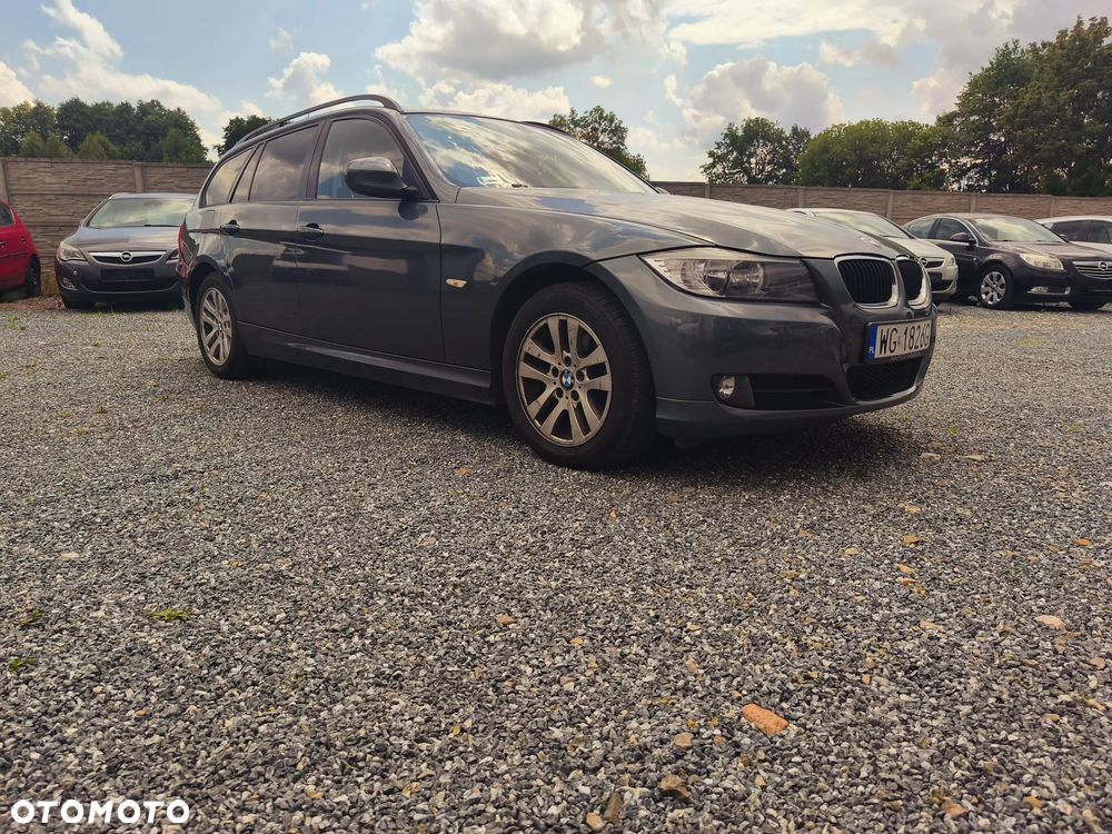 BMW Seria 3 318i - 15