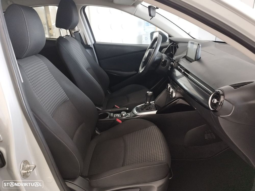 Mazda 2 1.5 Sky-G Advance Navi - 13