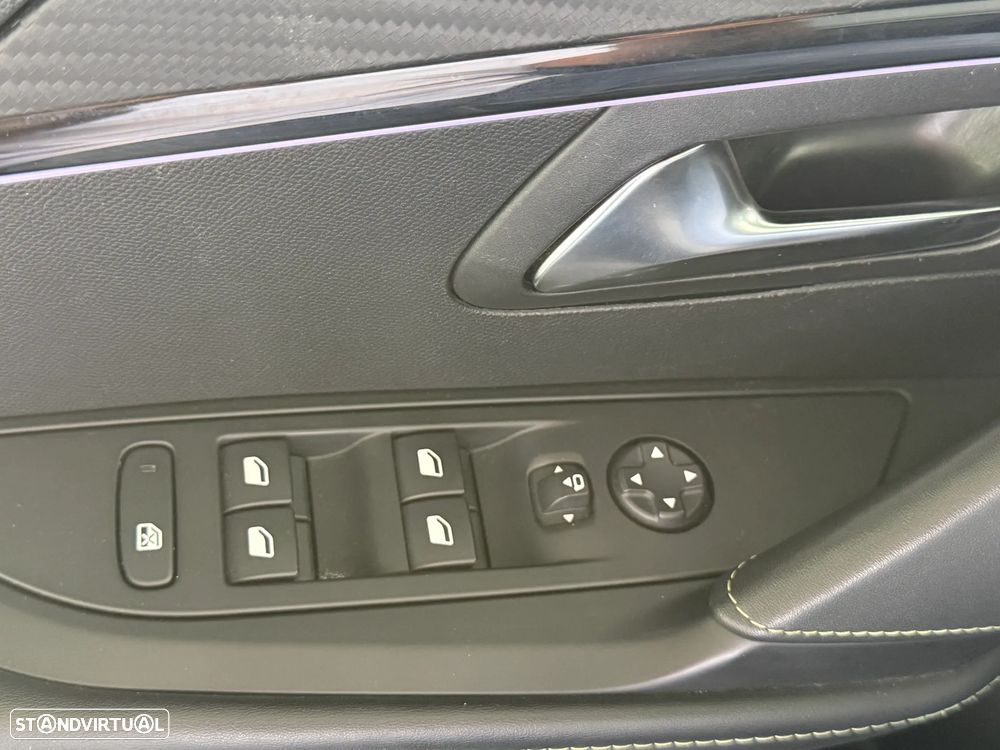 Peugeot 208 1.5 BlueHDi GT - 26