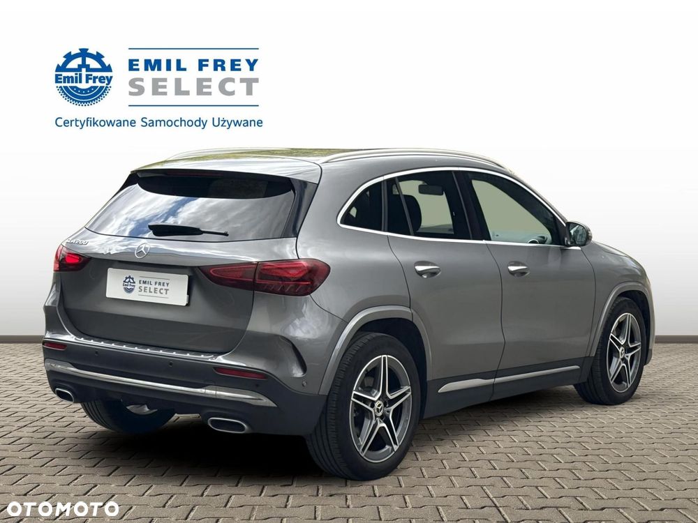 Mercedes-Benz GLA - 5