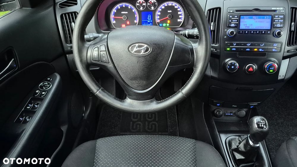 Hyundai i30 1.4 Comfort EU5 - 8