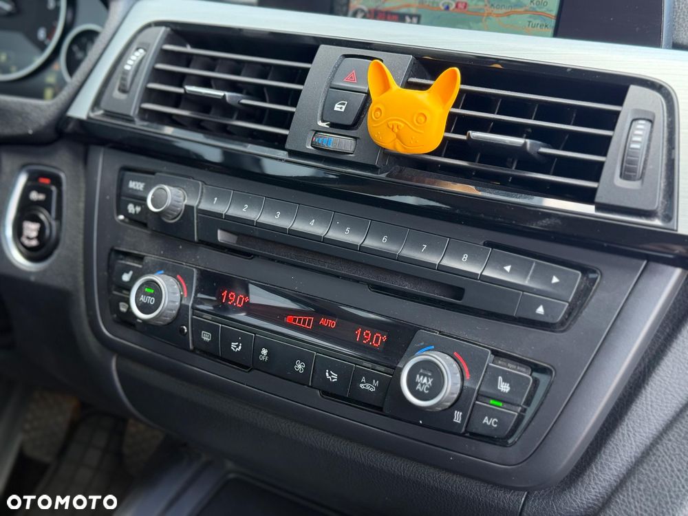 BMW Seria 3 320d - 27