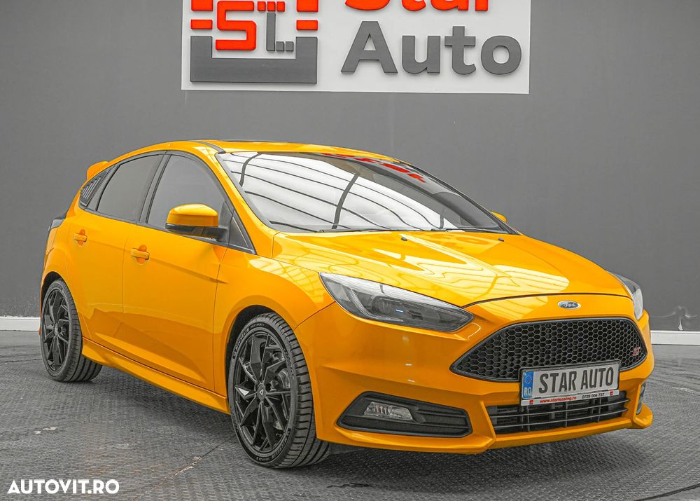 Ford Focus 2.0 EcoBoost ST mit Leder-Exclusiv-Paket - 4
