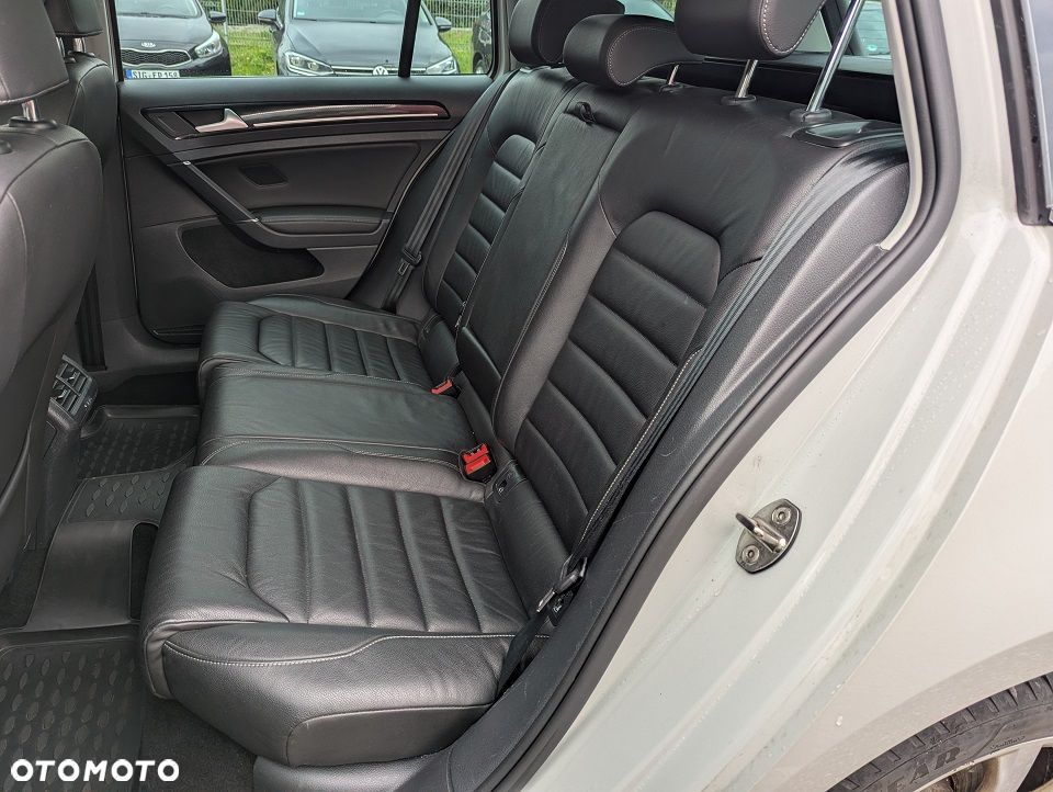 Volkswagen Golf Variant 2.0 TDI 4Motion (BlueMotion Tech) Highline - 30
