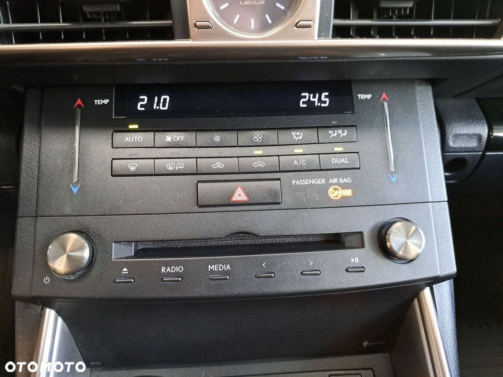 Lexus IS 200t Elite - 20