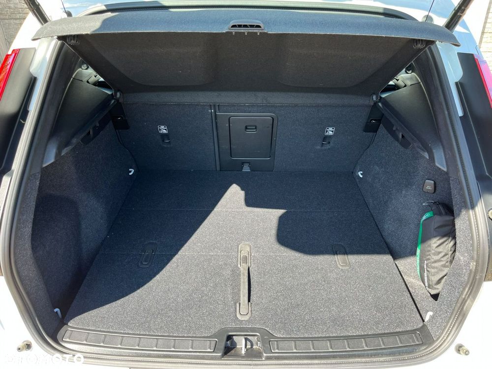 Volvo XC 40 - 30