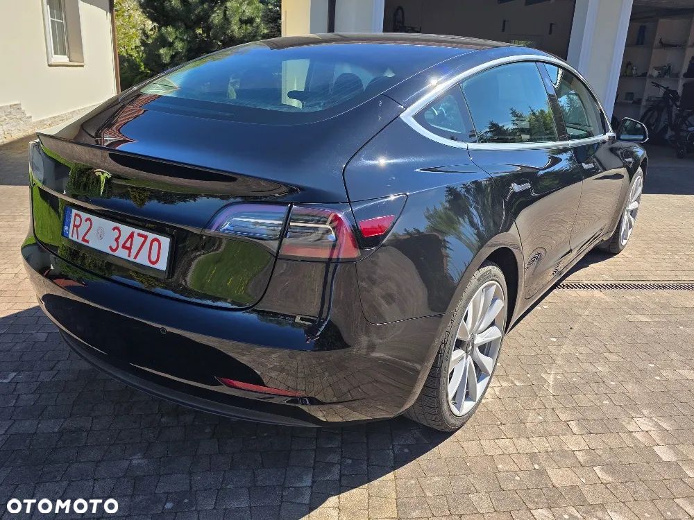 Tesla Model 3 - 3