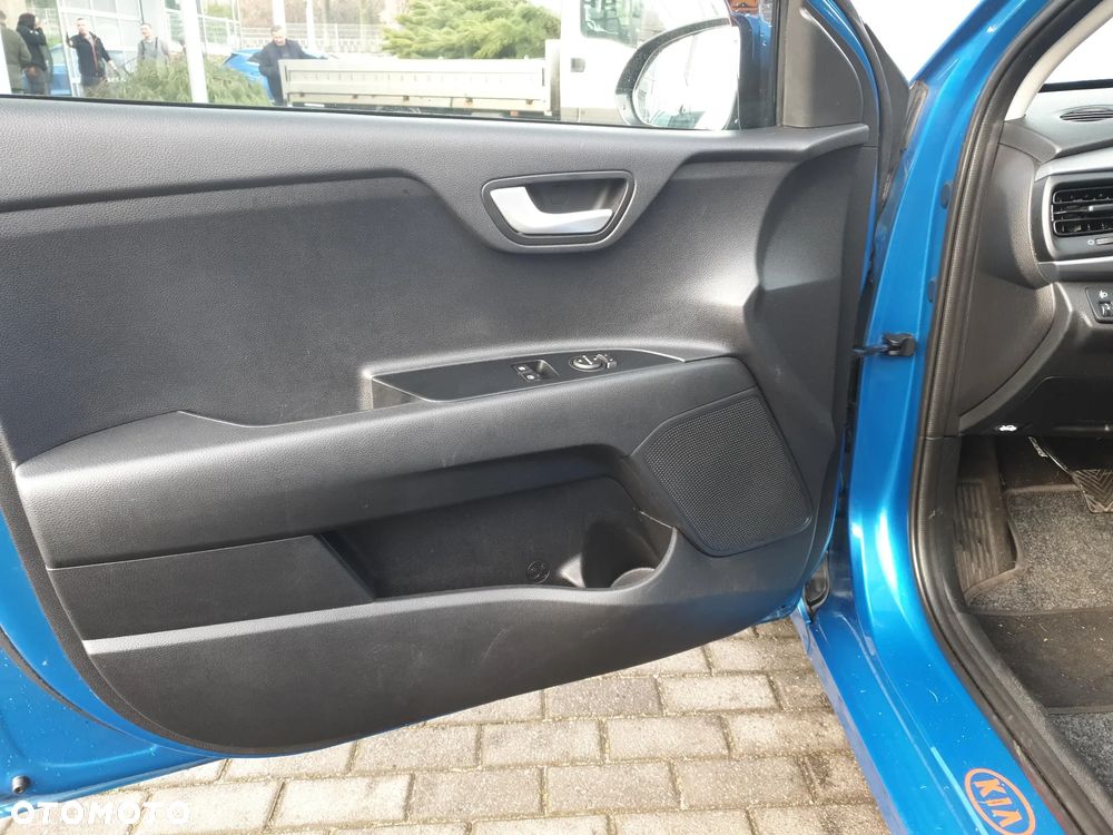 Kia Rio 1.2 M - 10