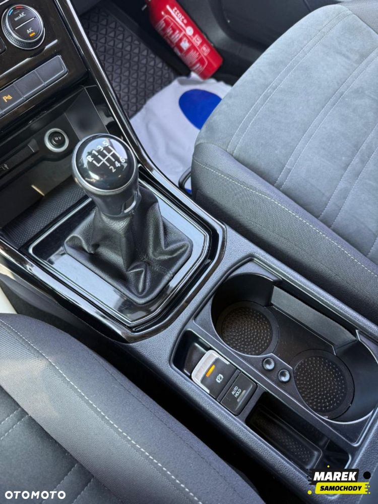 Volkswagen Touran - 10