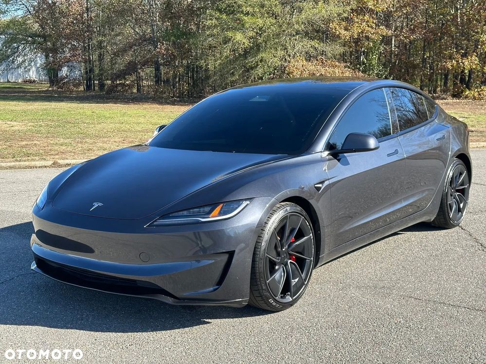 Tesla Model 3 - 1