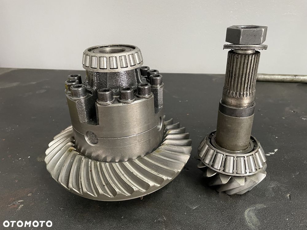 Dyferencjał wałek ataku mostu ZF MS-E3060 koparka volvo EW160C komplet