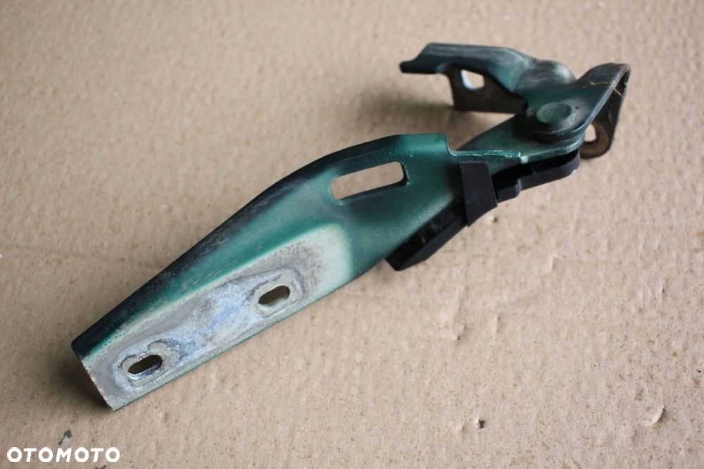 Zawias maski PRAWY Seat Toledo II Leon I 1M0823302B - 2