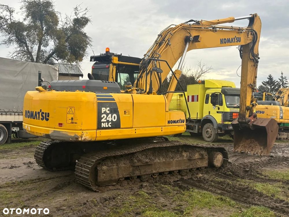 Komatsu PC240 - 4