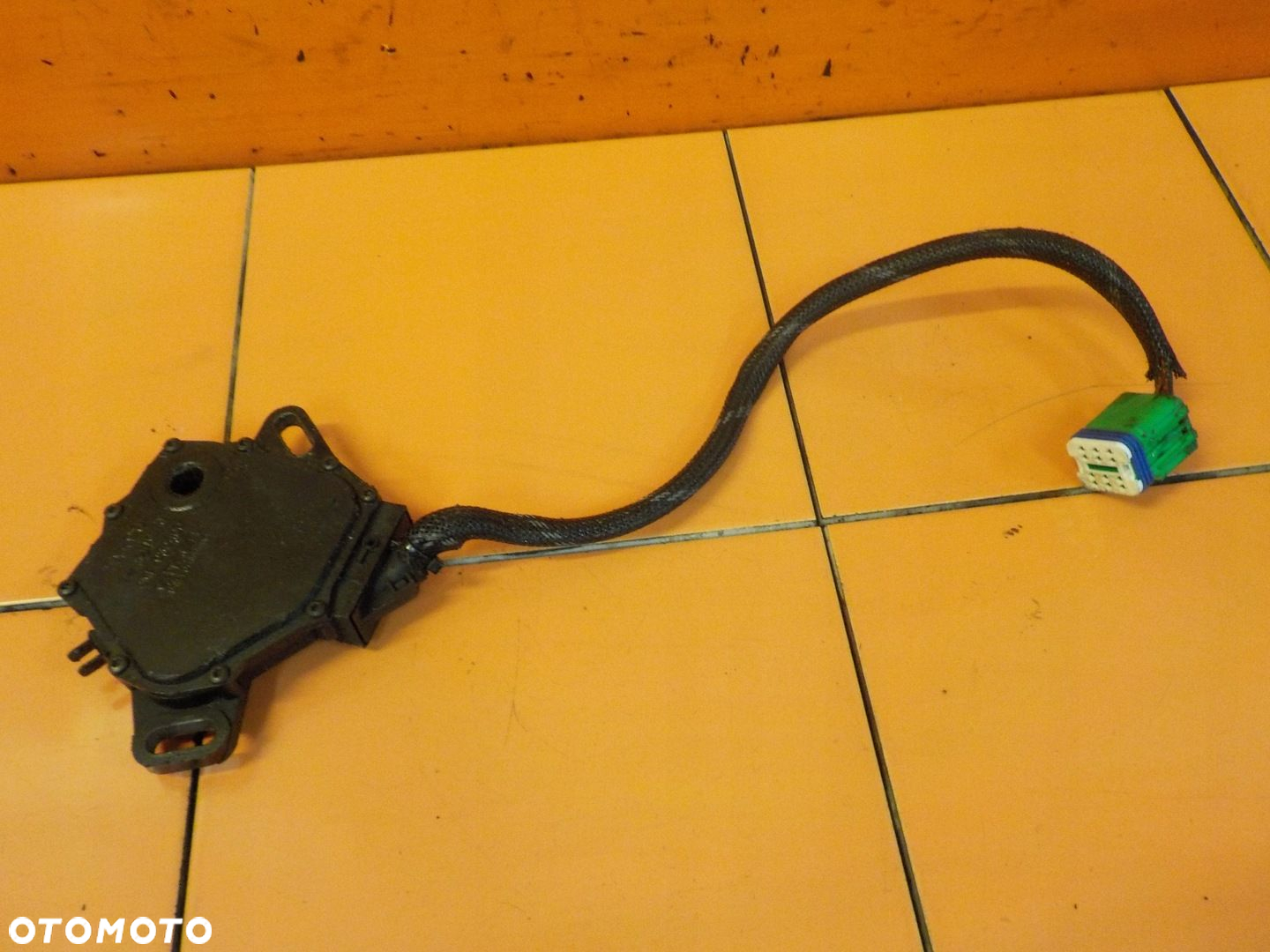 CITROEN DS3 1.6 VTI 14r 5FS pozycjoner potencjometr skrzyni CMF-930400 - 2