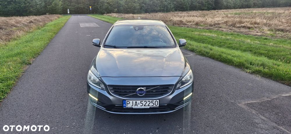 Volvo V60 D2 Geartronic Kinetic - 4