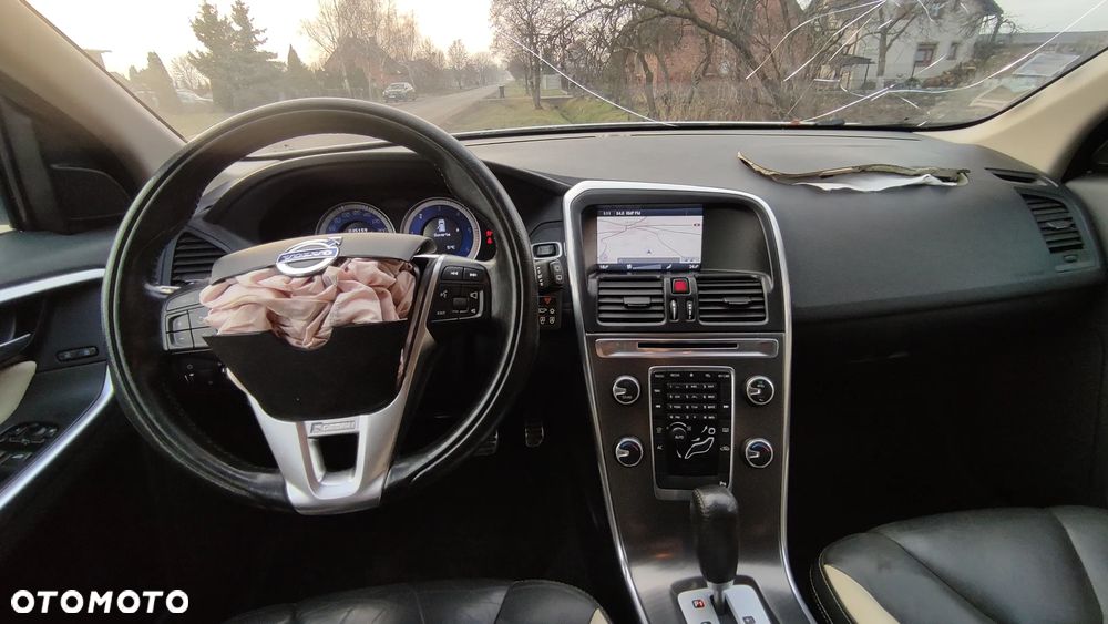 Volvo XC 60 D3 R Design - 11