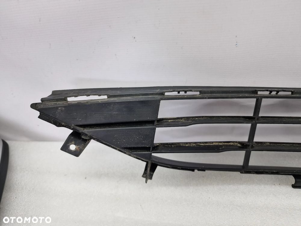 FORD FIESTA MK8 17- KRATKA ŚRODKOWA ZDERZAKA PRZEDNIEGO PRZÓD , NR H1BB-17K945-A1 , NR AUKCJI KR128 - 7
