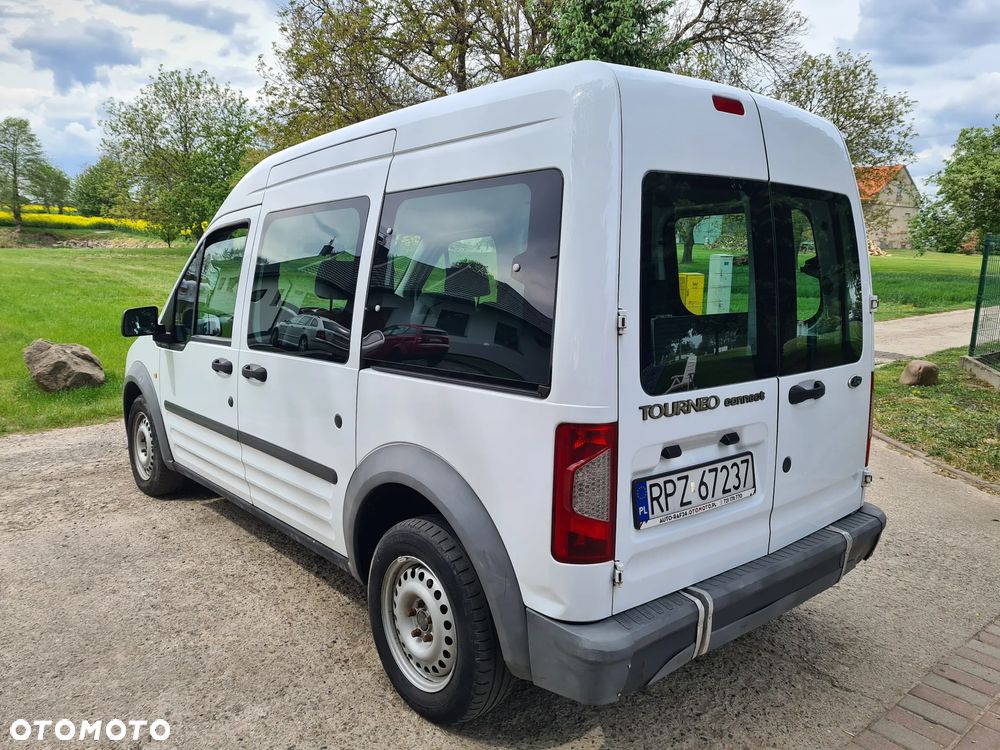 Ford Tourneo Connect - 11