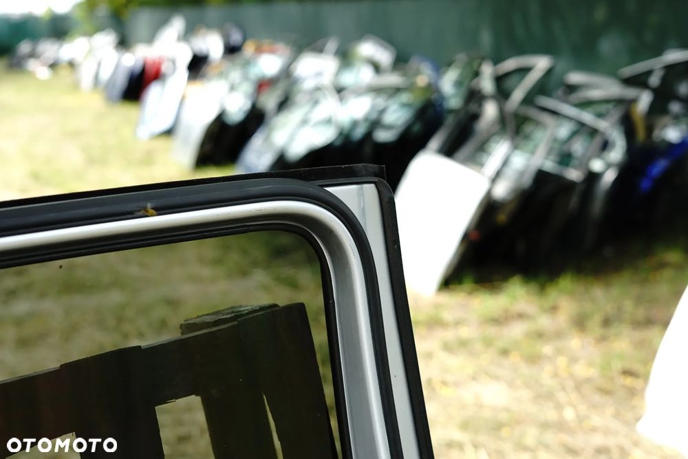 Drzwi tył tylne lewe VW Touran I Lift LA7W - 15