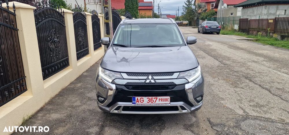 Mitsubishi Outlander 2.4 4WD Plug-In Hybrid Diamant - 3
