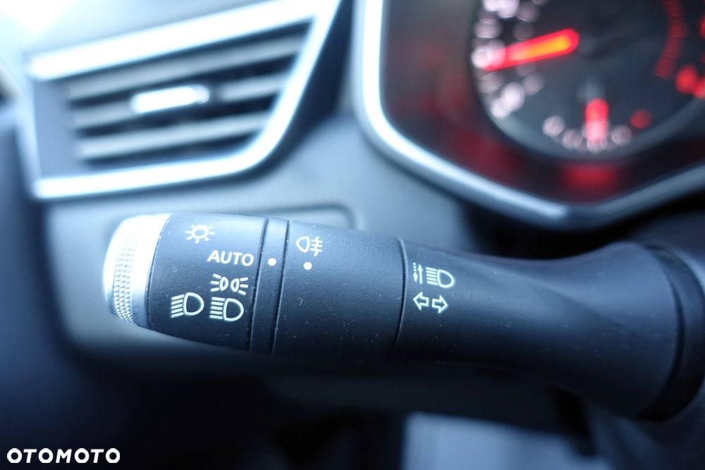 Renault Clio TCe 100 EXPERIENCE - 26