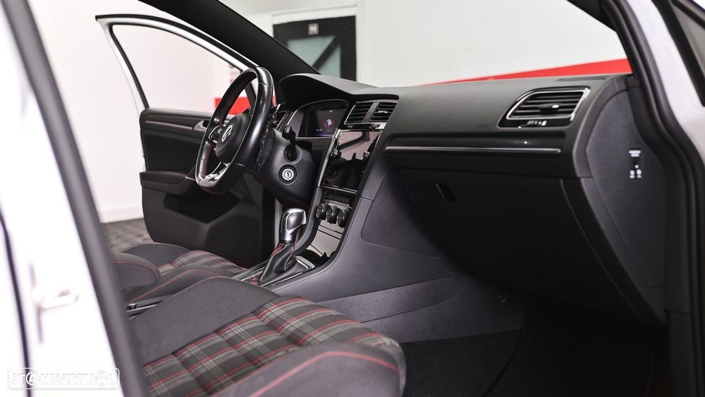 VW Golf GTI 2.0 TSI OPF DSG Performance - 45