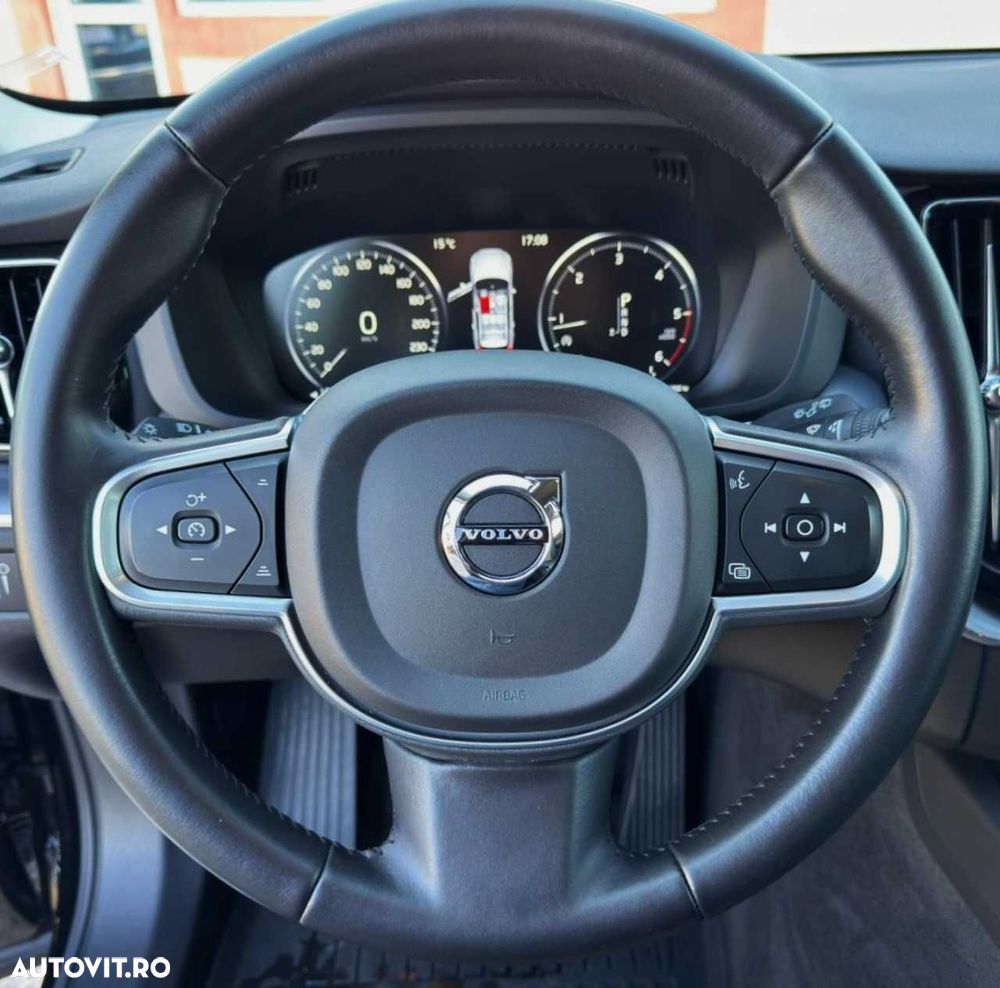Volvo XC 60 D4 Momentum Pro - 23