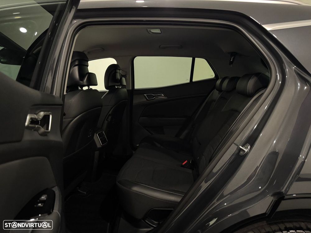 Kia Sportage 1.6 T-GDi PHEV Tech - 31