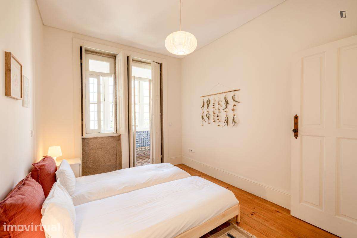 Casa com 3 quartos - localizado em Ramalde Porto - Grande imagem: 3/59