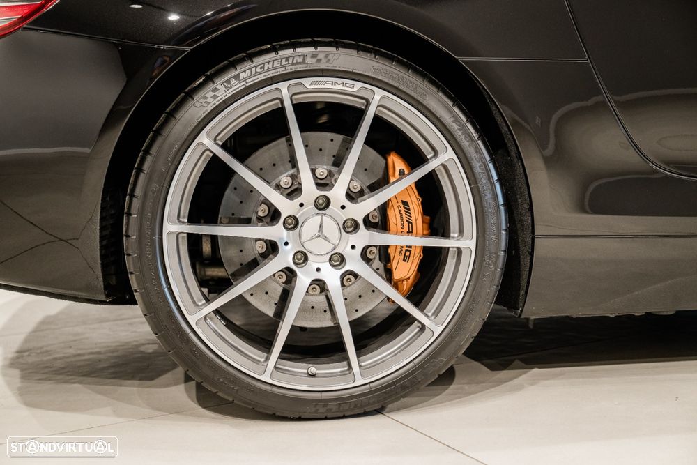 Mercedes-Benz SLS 63 AMG - 9