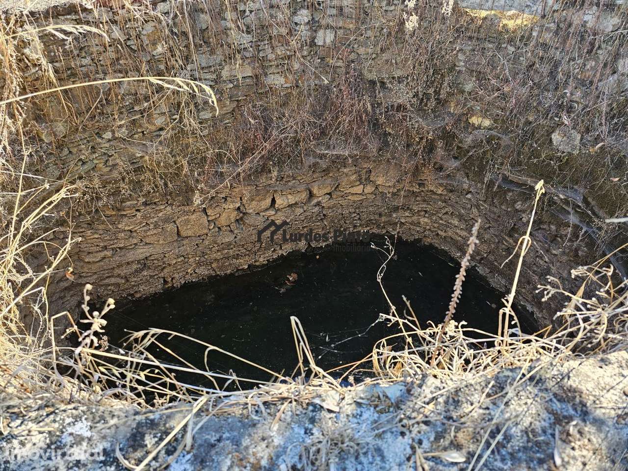 Quintinha com poço em Benquerenças - Grande imagem: 2/17