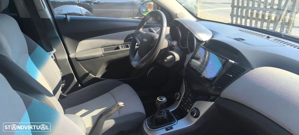 Chevrolet Cruze 1.6 LS - 6