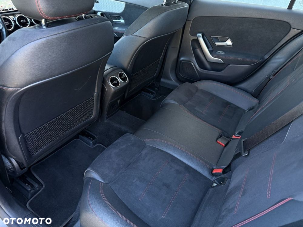 Mercedes-Benz Klasa A 180 d 8G-DCT Lim AMG Line Advanced - 29