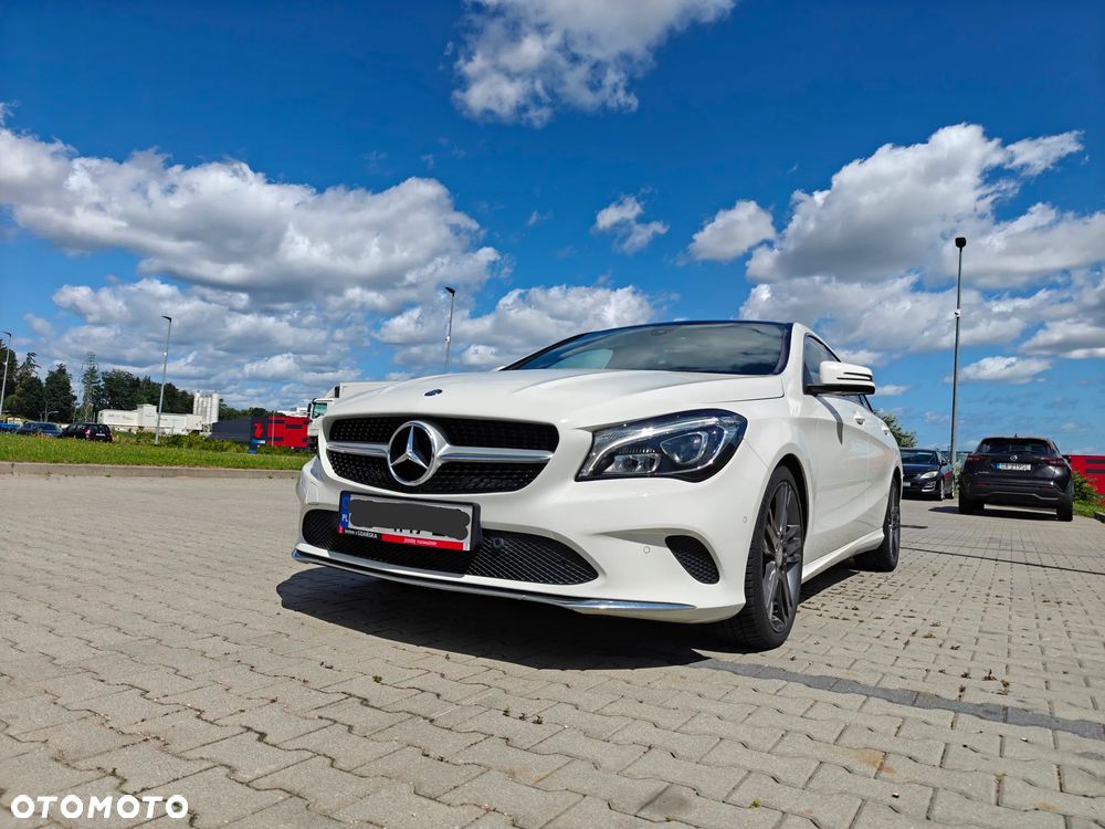 Mercedes-Benz CLA 180 7G-DCT UrbanStyle Edition - 25