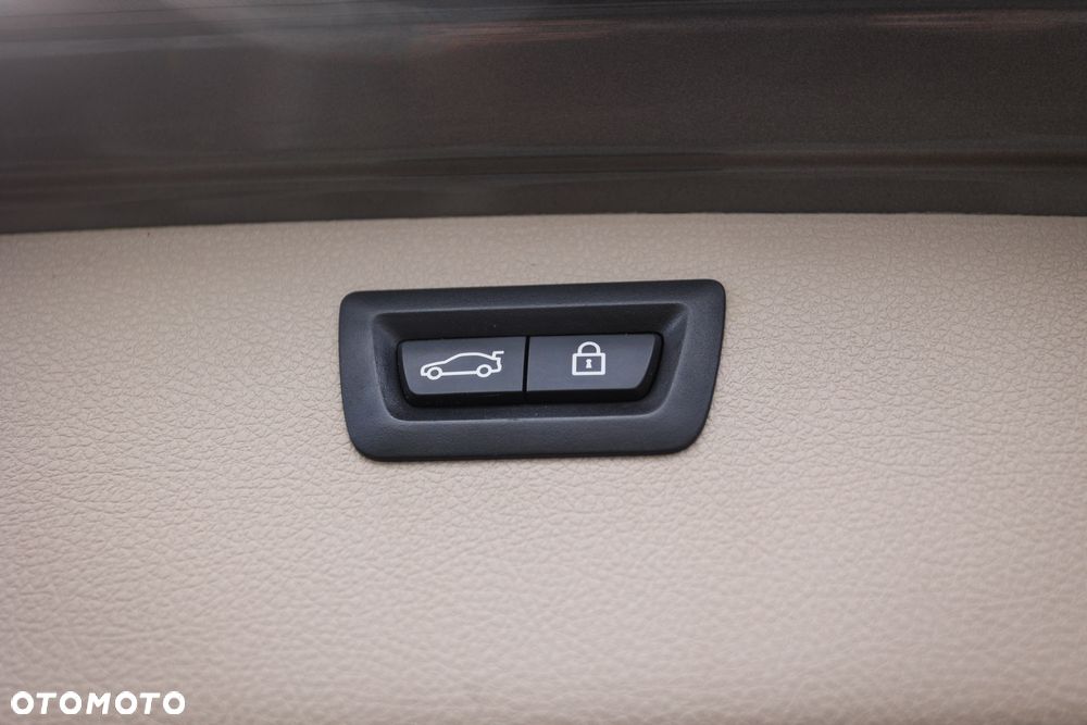 BMW Seria 3 318d Edition Luxury Line Purity - 21