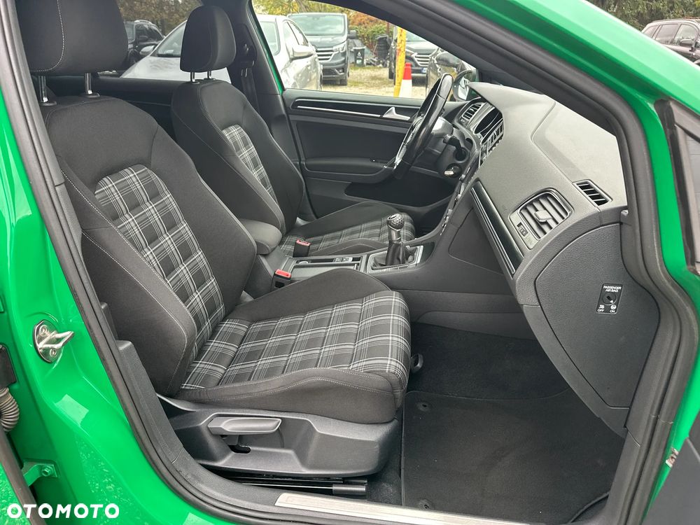 Volkswagen Golf GTD (BlueMotion Technology) - 25