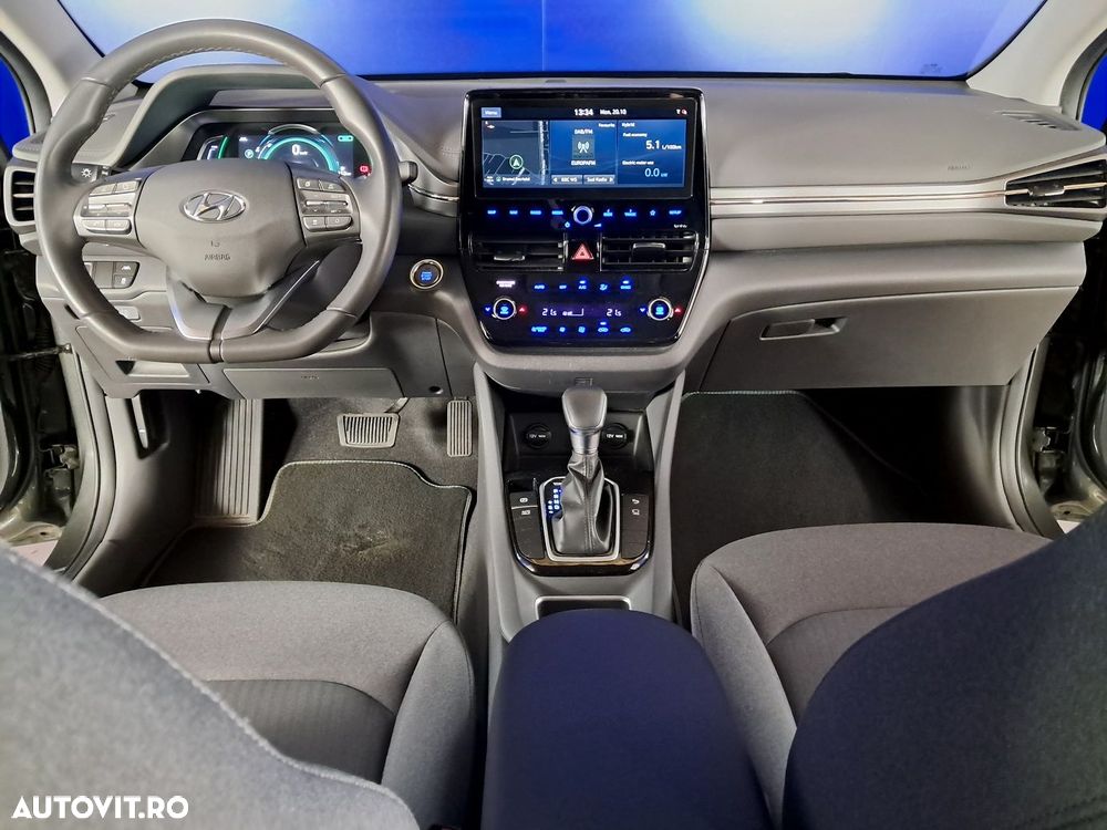 Hyundai IONIQ - 13