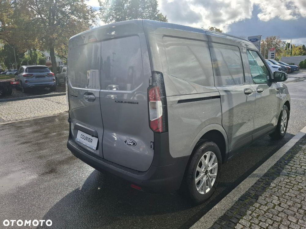 Ford Transit Courier - 6