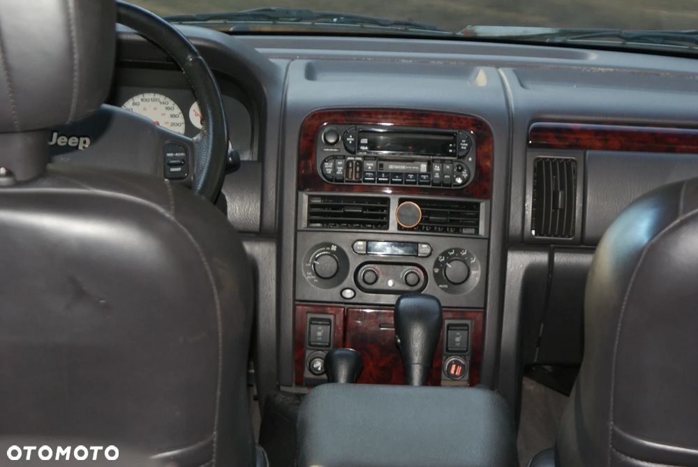 Jeep Grand Cherokee - 11