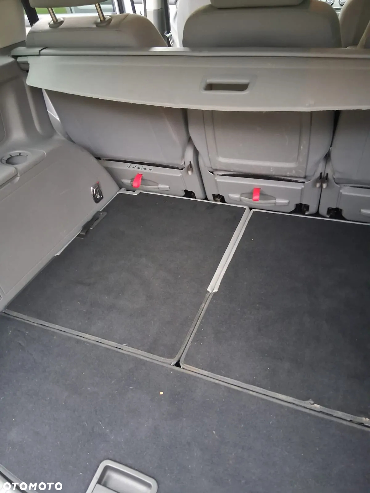 Volkswagen Touran 1.6 Conceptline - 11